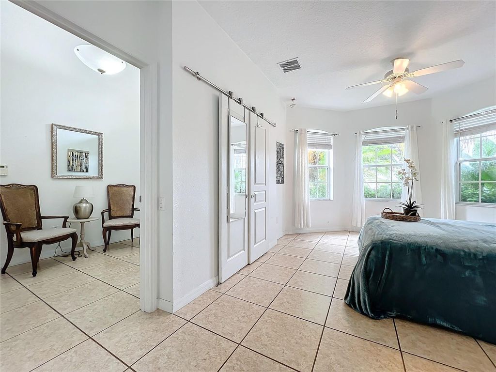 Image 36 of property listing at 4729 SPINDLETREE LANE, Orlando, FL 32829