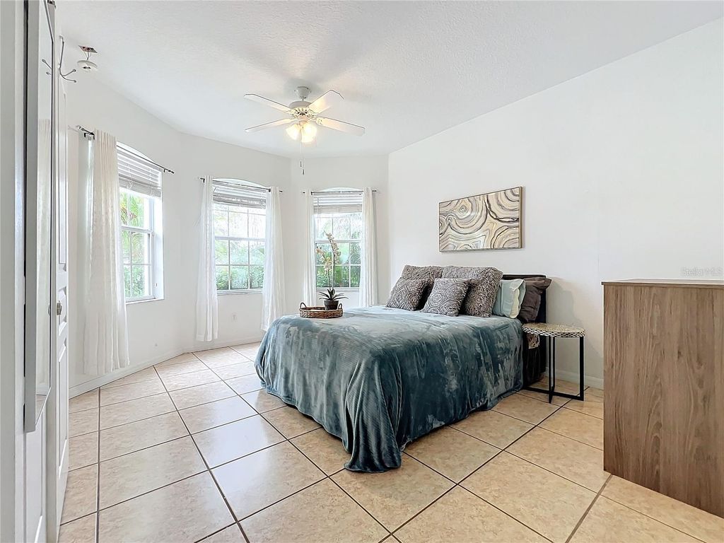 Image 38 of property listing at 4729 SPINDLETREE LANE, Orlando, FL 32829