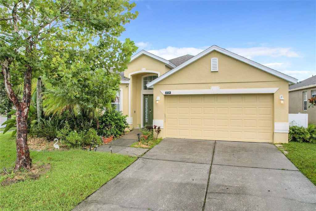 Image 6 of property listing at 4729 SPINDLETREE LANE, Orlando, FL 32829