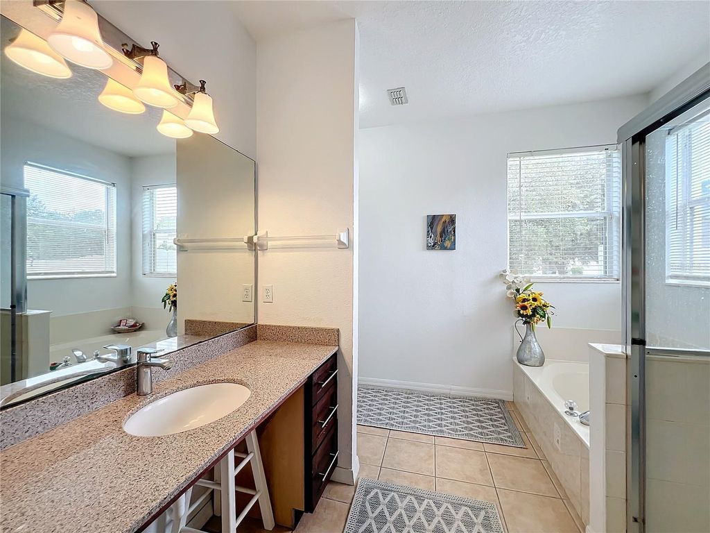 Image 56 of property listing at 4729 SPINDLETREE LANE, Orlando, FL 32829