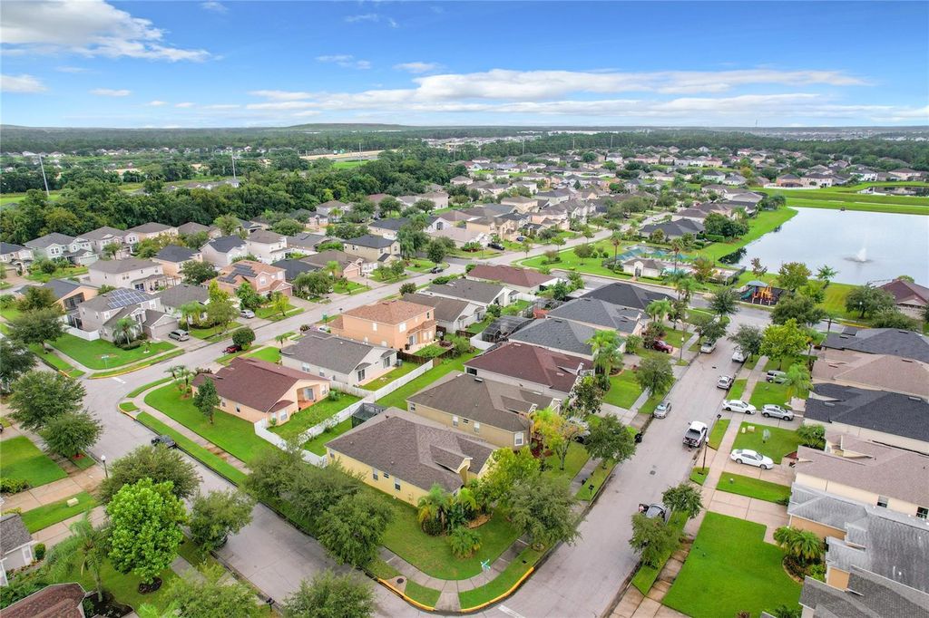 Image 73 of property listing at 4729 SPINDLETREE LANE, Orlando, FL 32829