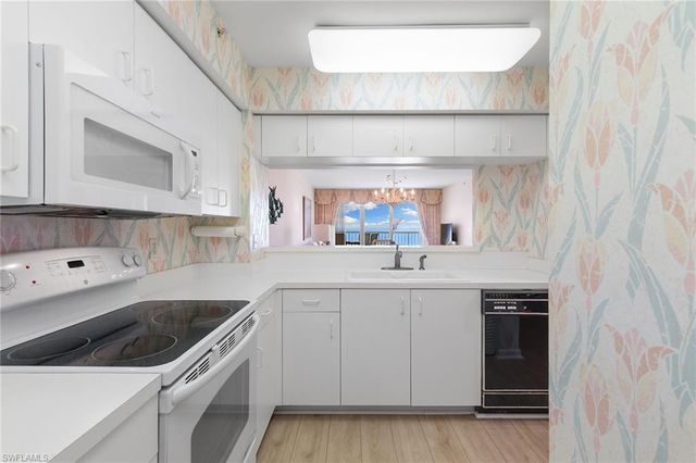 990 Cape Marco DR # 1102, Marco Island, FL 34145