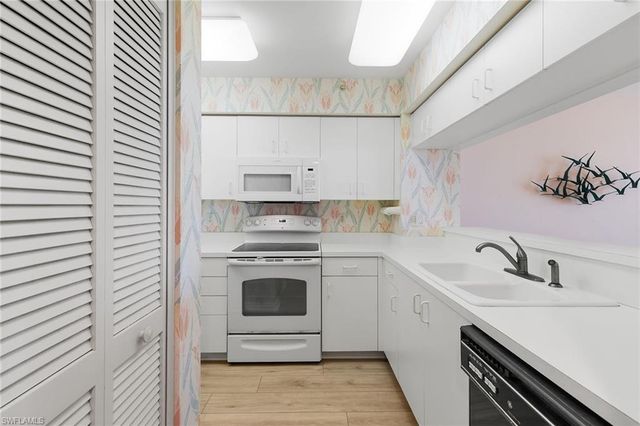 990 Cape Marco DR # 1102, Marco Island, FL 34145