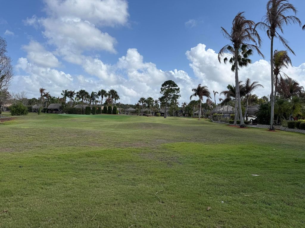 424 NW Chipshot Lane, Port St. Lucie, Port St Lucie, FL 34986