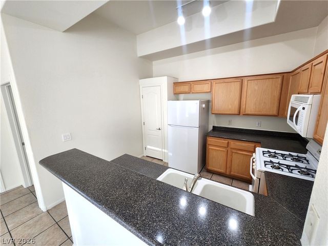 2305 West Horizon Ridge Parkway 2321, Henderson, NV 89052