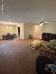 5811 ATLANTIC Boulevard 10, Jacksonville, FL 32207