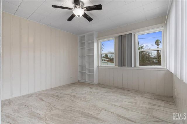 300 A Street, Bakersfield, CA 93304