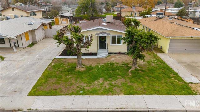 300 A Street, Bakersfield, CA 93304