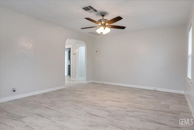 300 A Street, Bakersfield, CA 93304