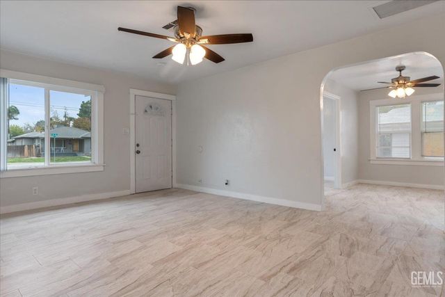 300 A Street, Bakersfield, CA 93304