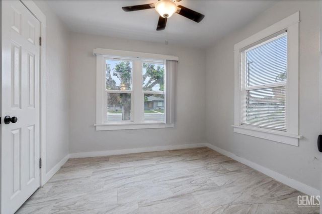 300 A Street, Bakersfield, CA 93304