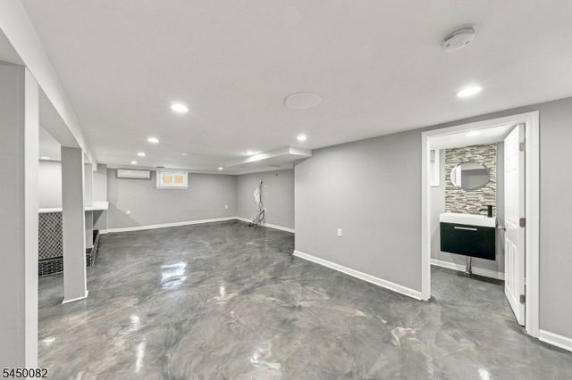 519 Livingston Rd, Linden City, NJ 07036