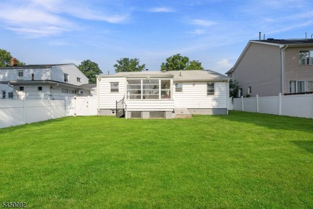 519 Livingston Rd, Linden City, NJ 07036
