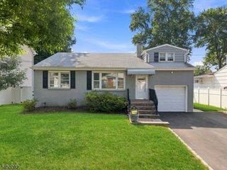519 Livingston Rd, Linden City, NJ 07036