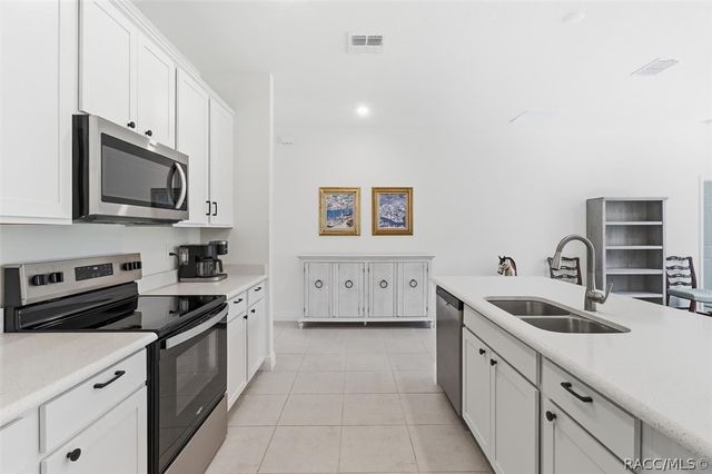 1896 W Riley Drive, Citrus Springs, FL 34434