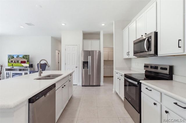 1896 W Riley Drive, Citrus Springs, FL 34434