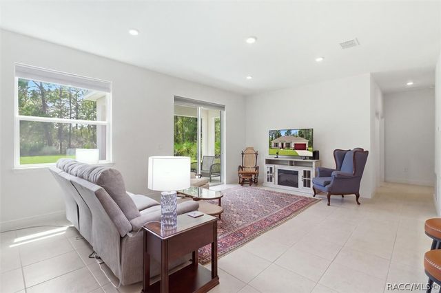 1896 W Riley Drive, Citrus Springs, FL 34434