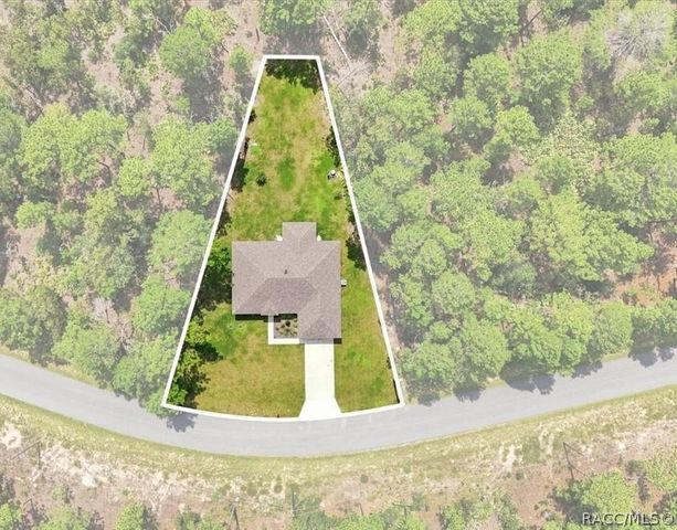 1896 W Riley Drive, Citrus Springs, FL 34434