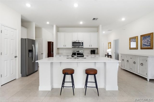 1896 W Riley Drive, Citrus Springs, FL 34434