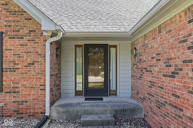 8051 Castle Cove Road, Indianapolis, IN 46256