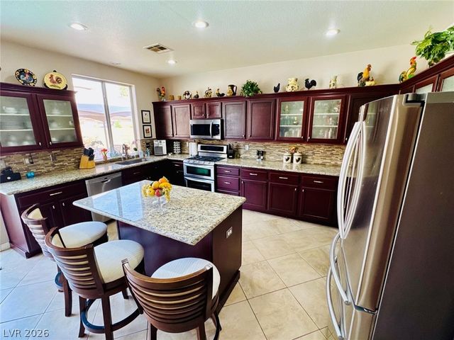 6900 Fruit Flower Avenue, Las Vegas, NV 89130