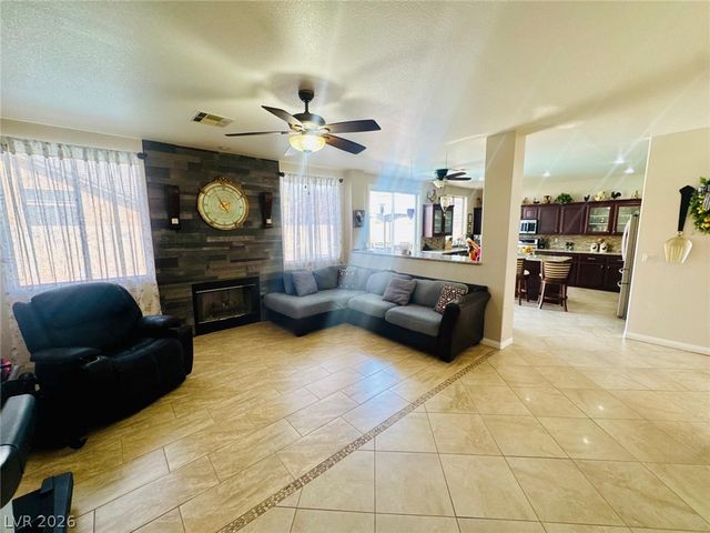 6900 Fruit Flower Avenue, Las Vegas, NV 89130