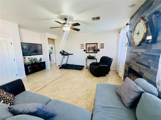 6900 Fruit Flower Avenue, Las Vegas, NV 89130