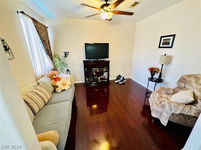 6900 Fruit Flower Avenue, Las Vegas, NV 89130