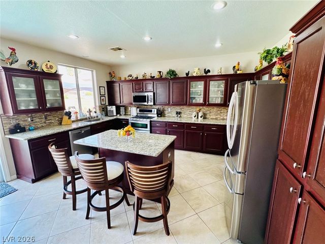 6900 Fruit Flower Avenue, Las Vegas, NV 89130