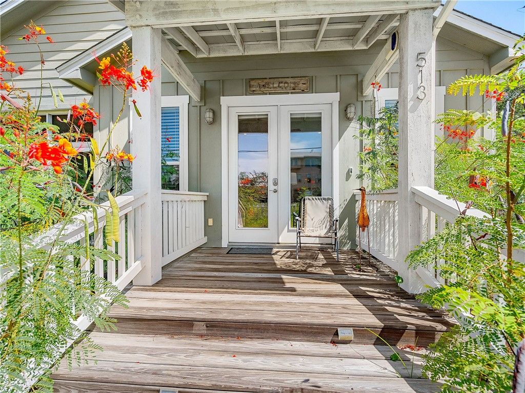 513 Traylor Blvd, Rockport, TX 78382 — photo 3