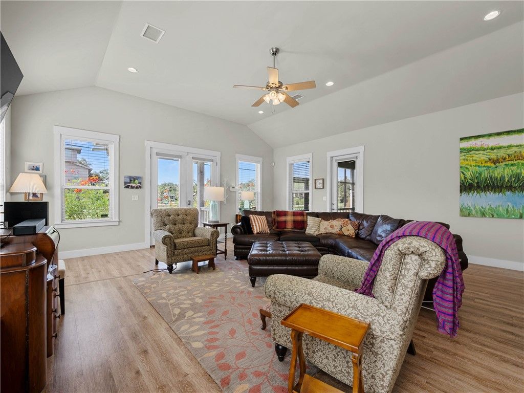 513 Traylor Blvd, Rockport, TX 78382 — photo 4