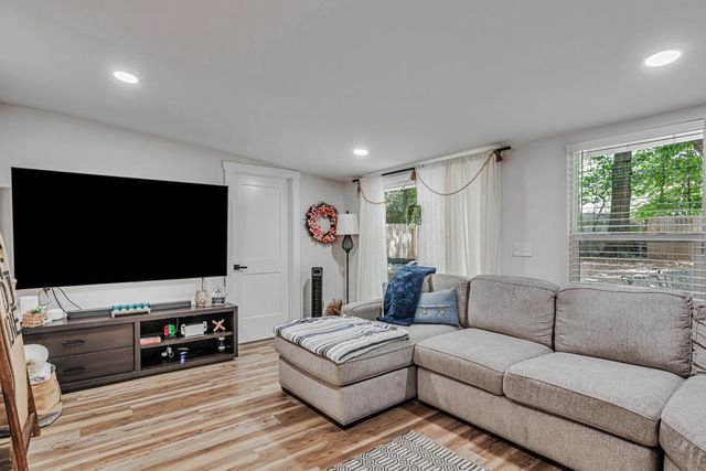 410 James Avenue, Valparaiso, FL 32580