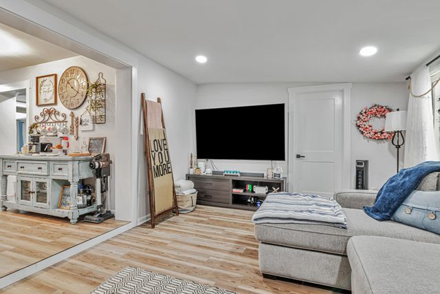 410 James Avenue, Valparaiso, FL 32580