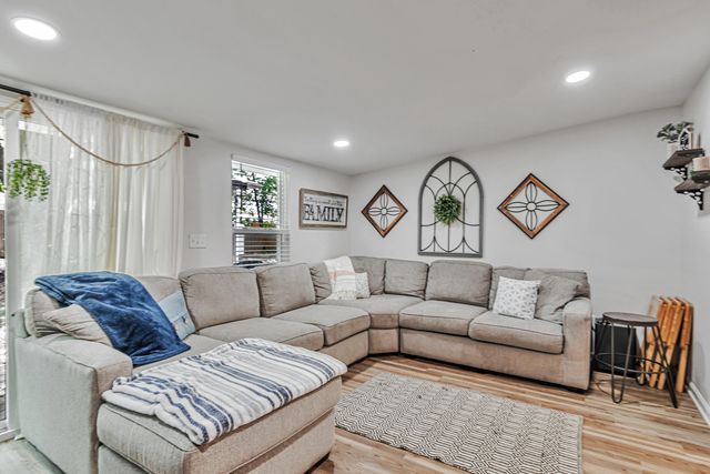 410 James Avenue, Valparaiso, FL 32580