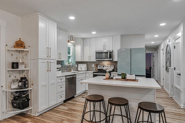 410 James Avenue, Valparaiso, FL 32580