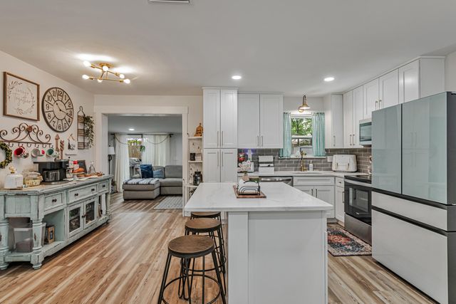 410 James Avenue, Valparaiso, FL 32580