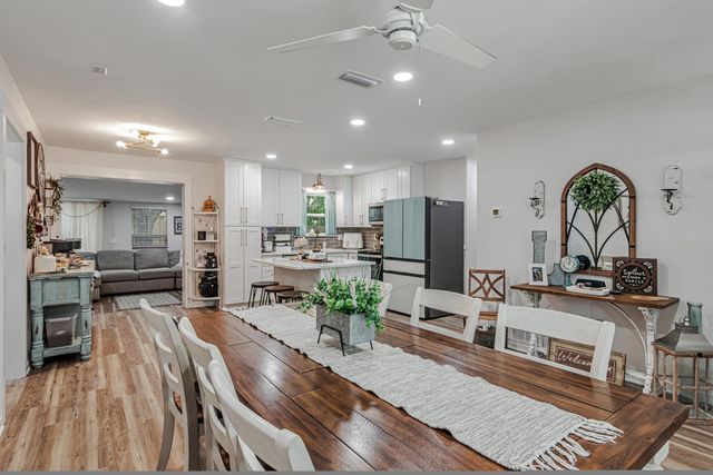 410 James Avenue, Valparaiso, FL 32580