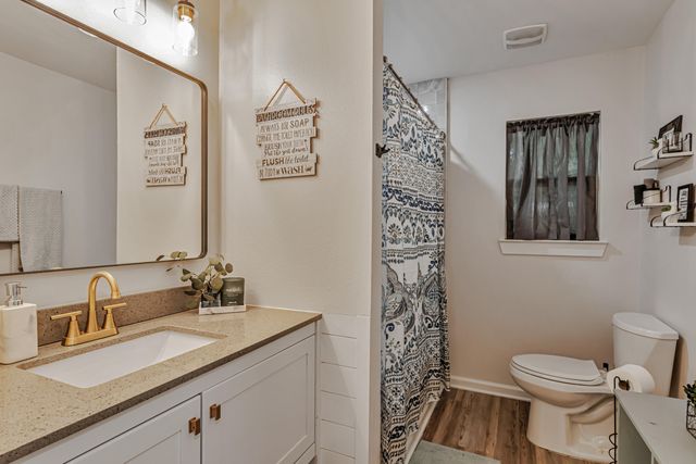 410 James Avenue, Valparaiso, FL 32580