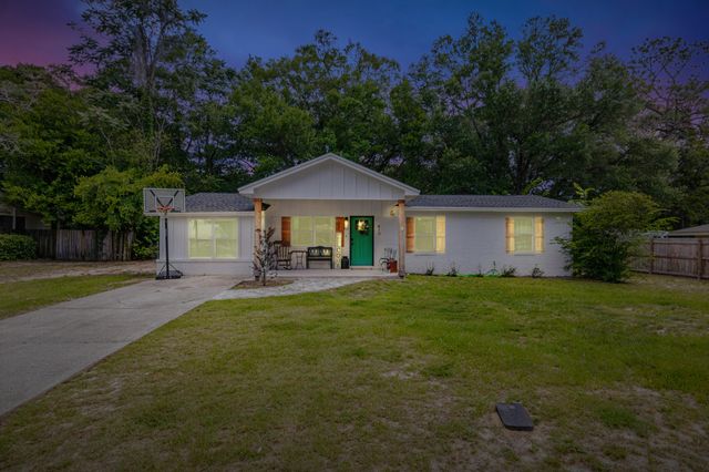 410 James Avenue, Valparaiso, FL 32580