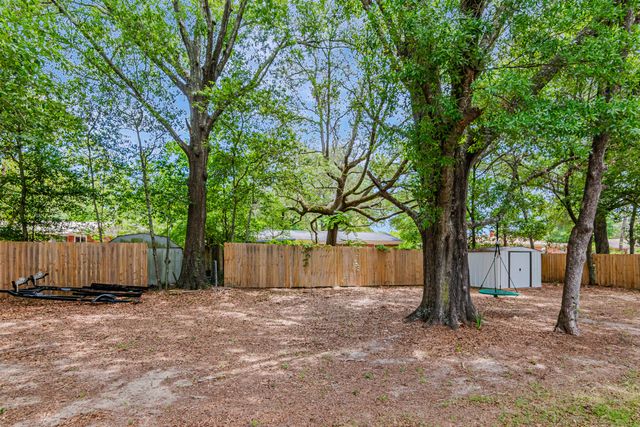 410 James Avenue, Valparaiso, FL 32580