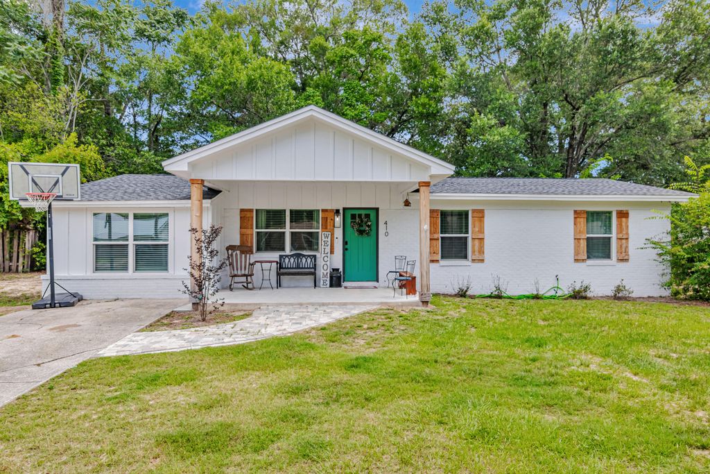 410 James Avenue, Valparaiso, FL 32580