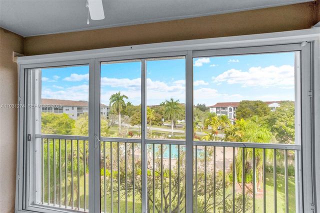 12701 SW 14th St 402J, Pembroke Pines, FL 33027