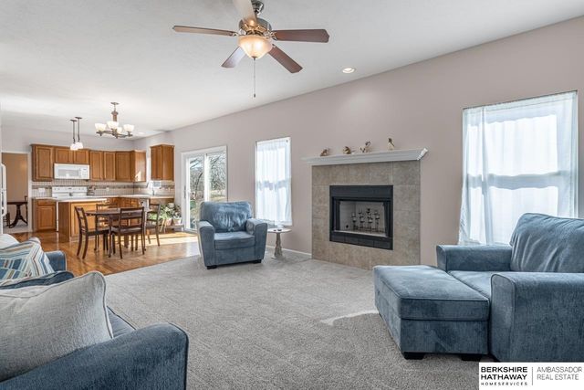 1679 Lake Ridge Drive, Plattsmouth, NE 68048