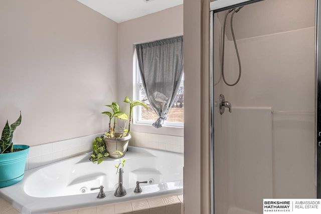 1679 Lake Ridge Drive, Plattsmouth, NE 68048