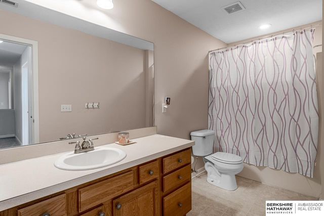 1679 Lake Ridge Drive, Plattsmouth, NE 68048