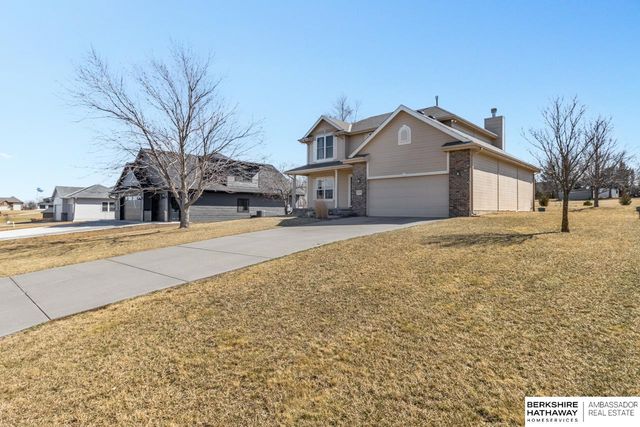 1679 Lake Ridge Drive, Plattsmouth, NE 68048