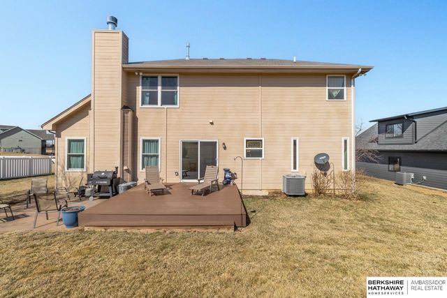 1679 Lake Ridge Drive, Plattsmouth, NE 68048