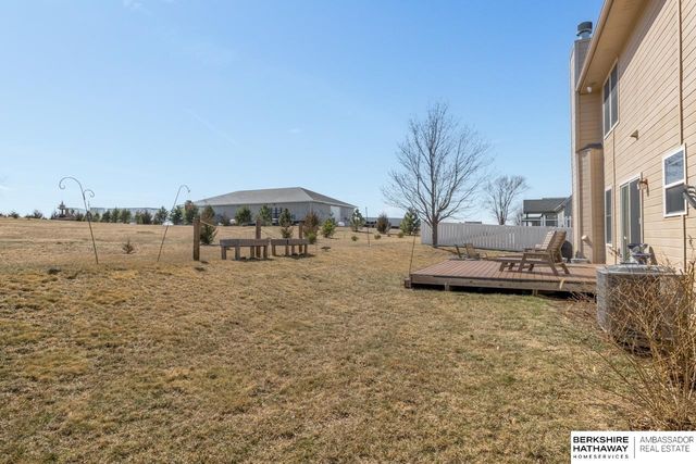 1679 Lake Ridge Drive, Plattsmouth, NE 68048