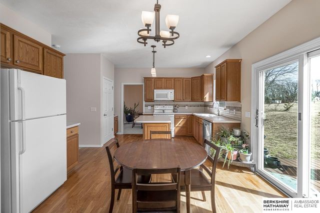 1679 Lake Ridge Drive, Plattsmouth, NE 68048