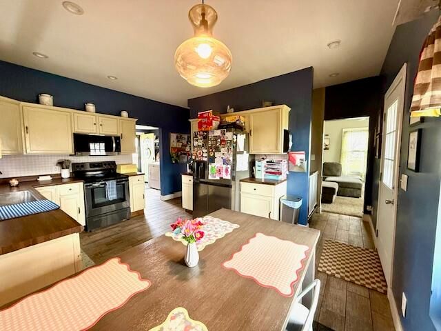 607 N 18th Street, Niles, MI 49120